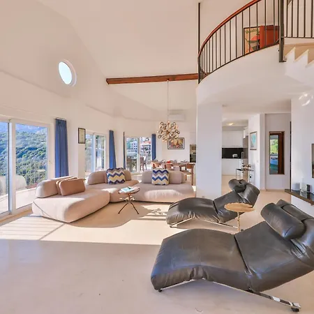 Apartmán Ambassador Penthouse Kaş