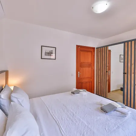 Ambassador Penthouse *